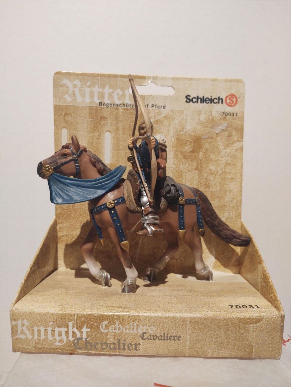 Schleich Archer on Horseback 70031